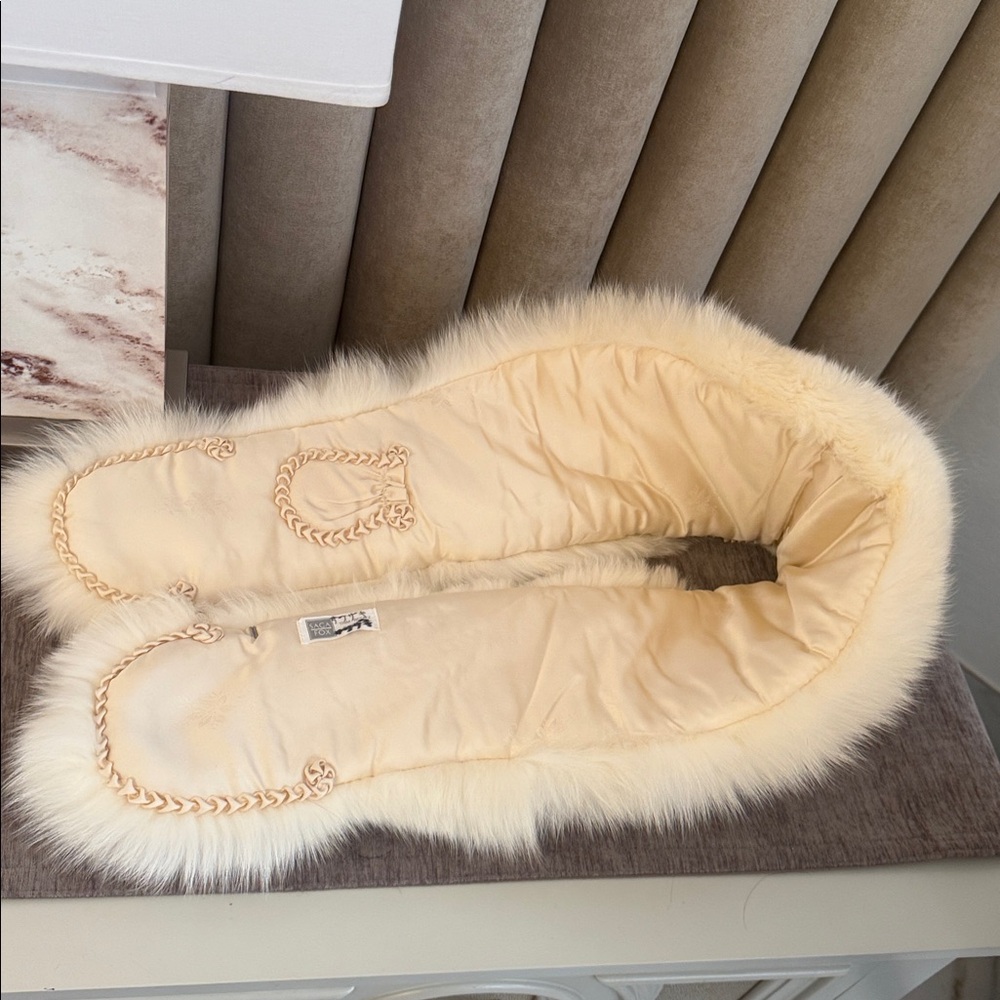 Saga fox fur wrap collar - Picture 6 of 9